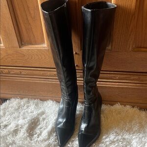 Gianni Bini Sleek Black leather heeled dress to the Knee Boots